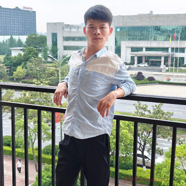 湖南28岁单身帅哥真诚找对象-香港征婚相亲网